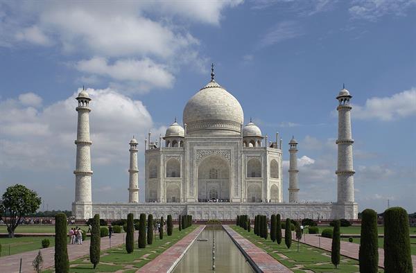 Information on Taj Mahal