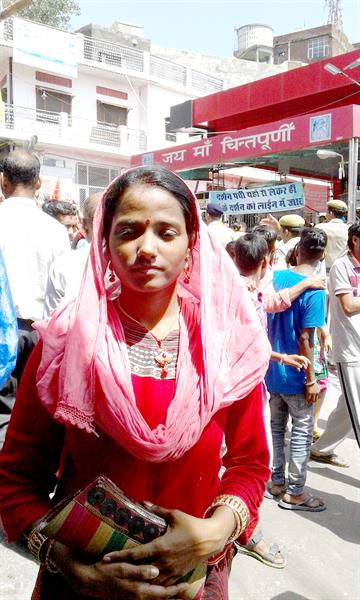 In front of Devi Chintpurni temple