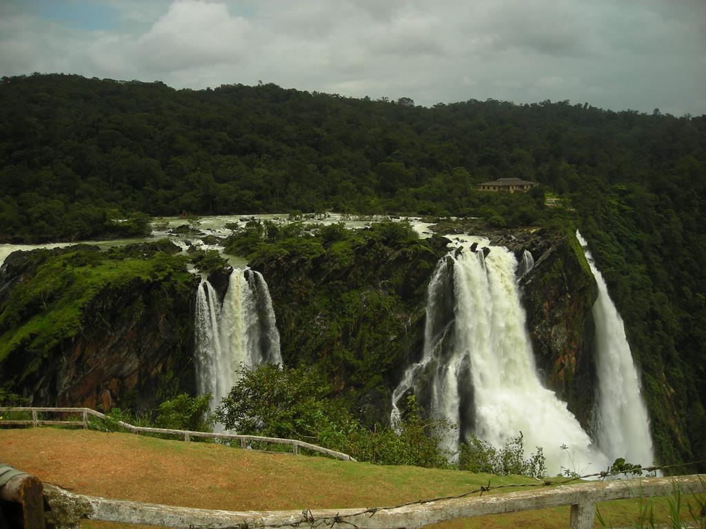 Jog Falls tourist place in karnataka