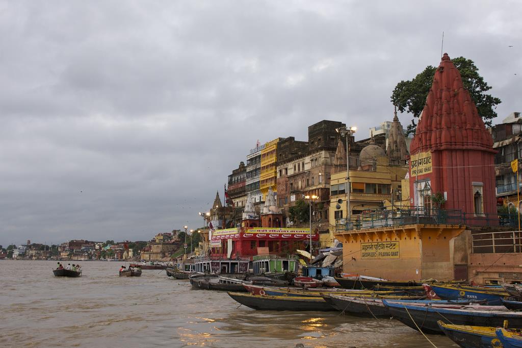 Varanasi, Ghats