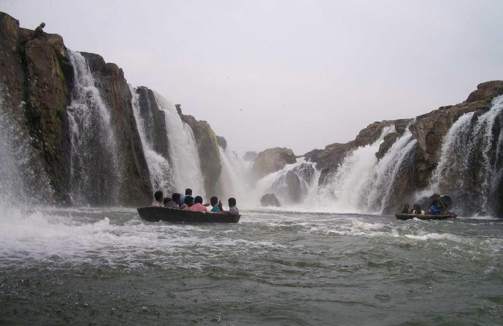 Hogenakkal-Falls-Tamilnadu
