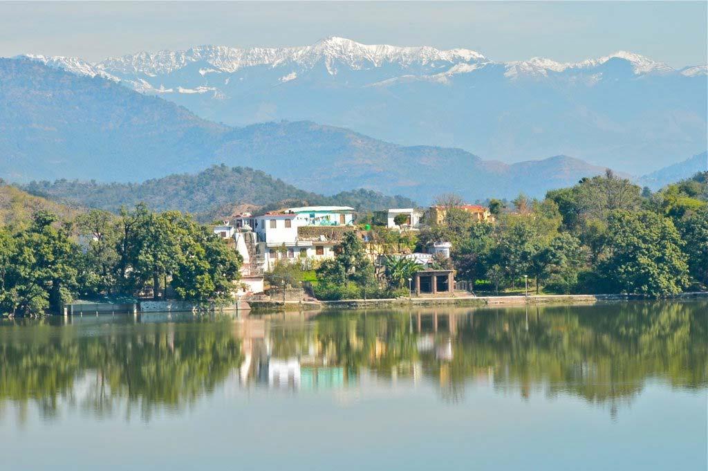 Lake Surinsar in Jammu