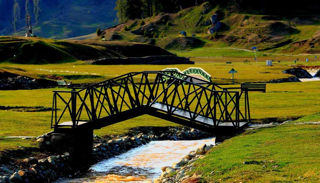 green-hills-in-Gulmarg