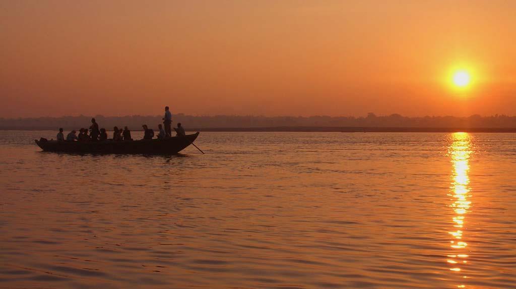 boat-ride-in-ganges-river-at-evening