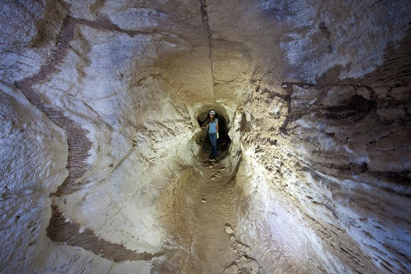 caving