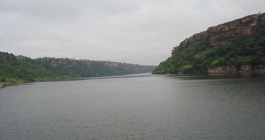River Chambal in Gandhi Sagar Sanctuary