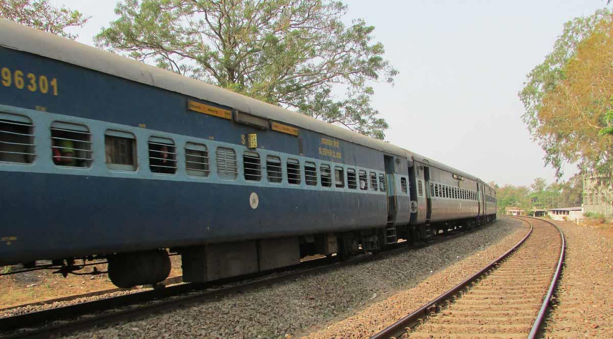 IRCTC-Semi-Luxury-AC-Tourist-Train.jpg