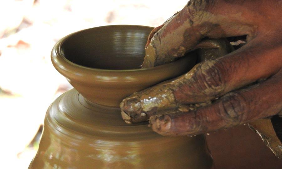 Pottery making unit